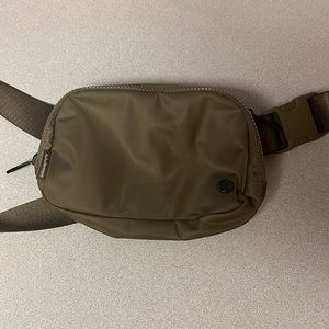 EUC Lululemon Everywhere Belt Bag in Allspice